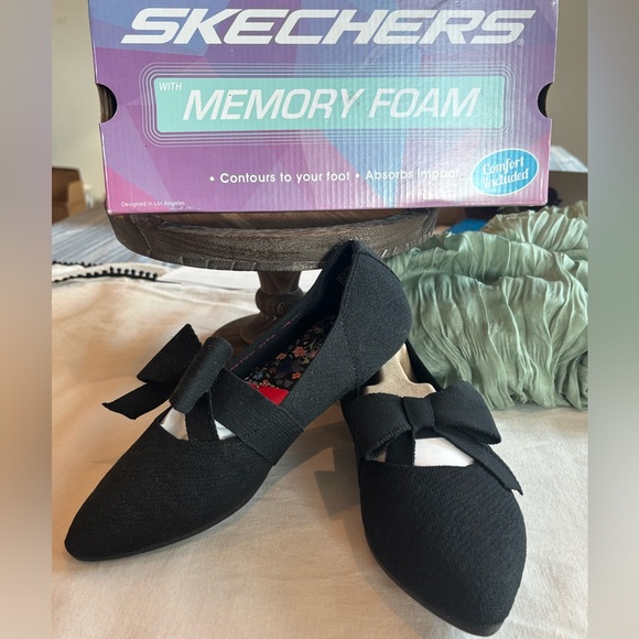 NEW Skechers Black Bow Flats • Memory Foam Comfort Shoes - Picture 1 of 5